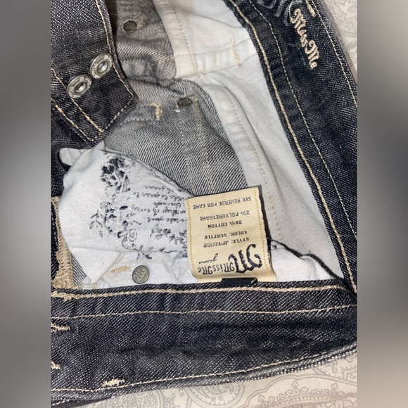 Miss Me Y2K size 26 low-rise flare leg grey jeans w/ rhinestone + camo detailing - Picture 5 of 9